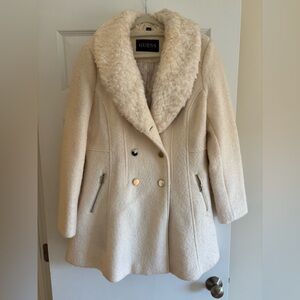 GUESS. Heavy winter white coat with fleece collar. Worn once, size XL